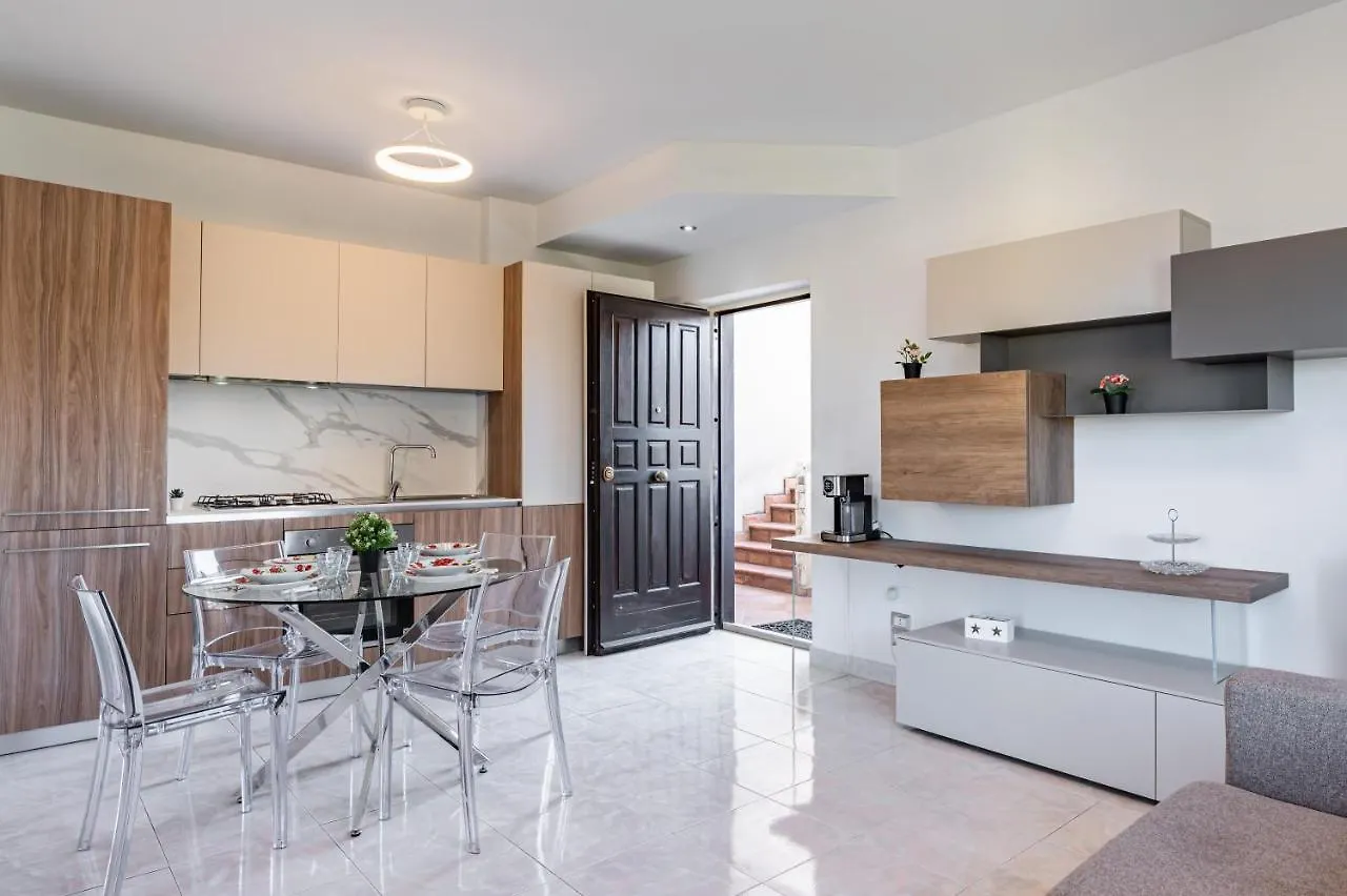 Lovely Flat With Balcony And Private Parking Ачи Костелло 0*,